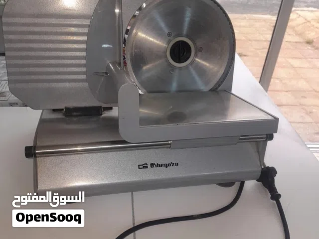 شبابيك بحالة الجديد 60*60 ماكينة تقطيع سنيورة