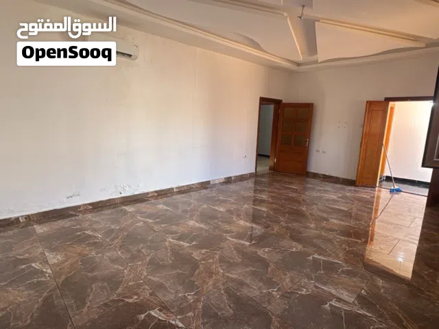220 m2 5 Bedrooms Villa for Rent in Tripoli Ain Zara