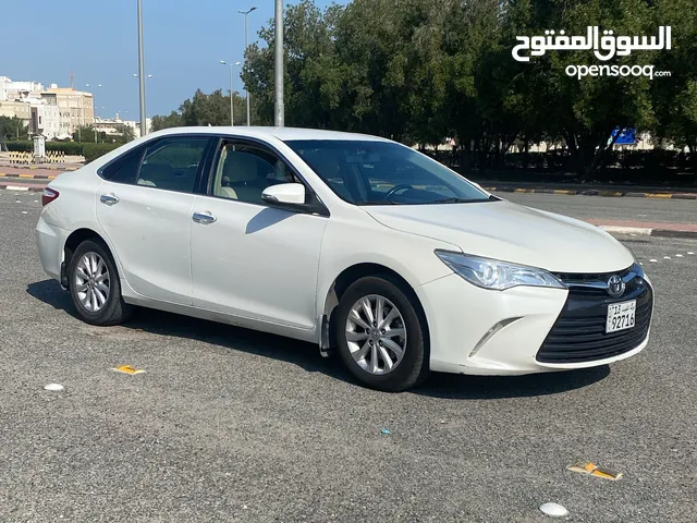 للبيع تويوتا كامري GL 2016 ابيض