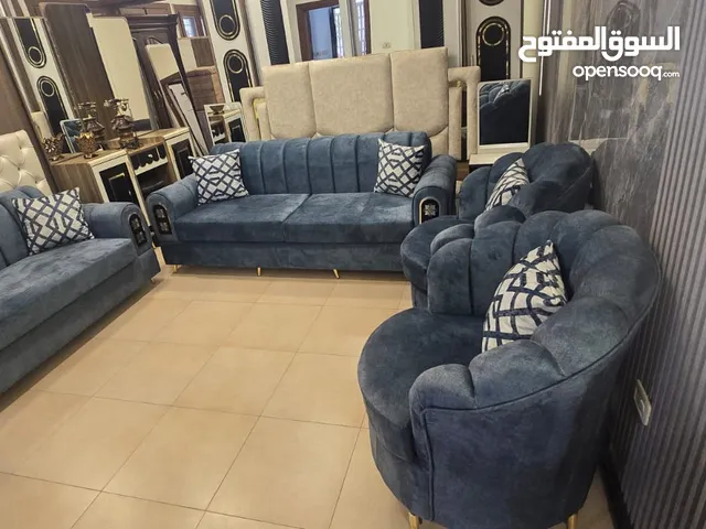 طقم كنب مودرن موديل حديث جداََ فاخر بتصميم أنيق للبيع فقط 360د