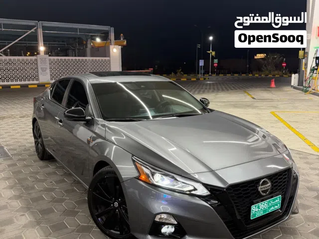 2022 نيسان التيما SR