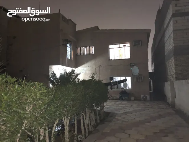 200 m2 5 Bedrooms Townhouse for Sale in Basra Qibla