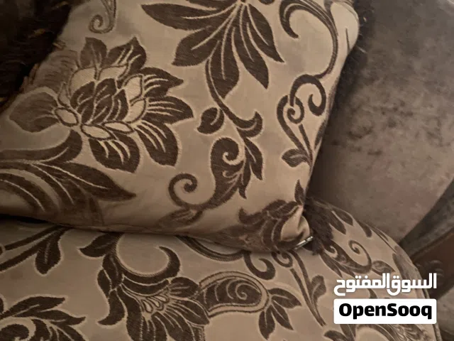 طقم جلوس تفصيل بحاله جيده