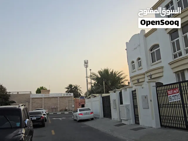 للإيجار فيلا دورين في الجزات - الشارقة