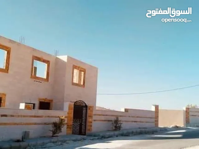 250 m2 4 Bedrooms Townhouse for Sale in Zarqa Birayn