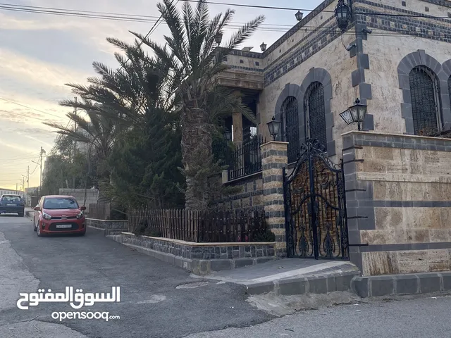 275 m2 More than 6 bedrooms Townhouse for Sale in Zarqa Al Autostrad