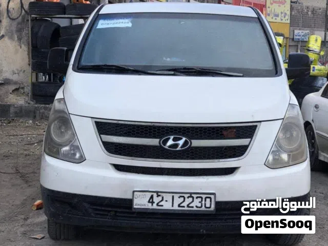 2010 هيونداي H1 Standard