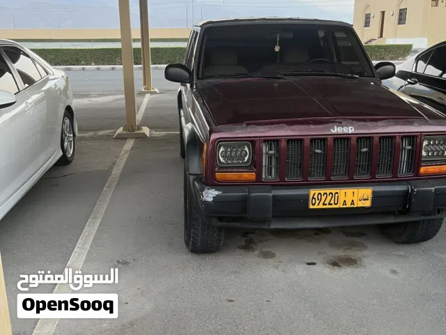 2000 جيب شيروكى Standard