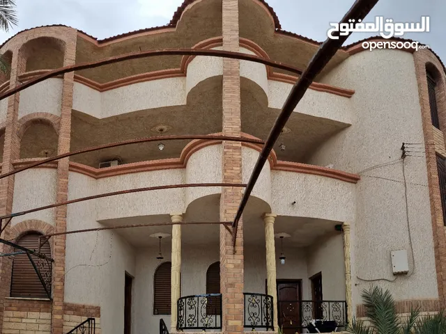 275 m2 5 Bedrooms Townhouse for Rent in Tripoli Souq Al-Juma'a