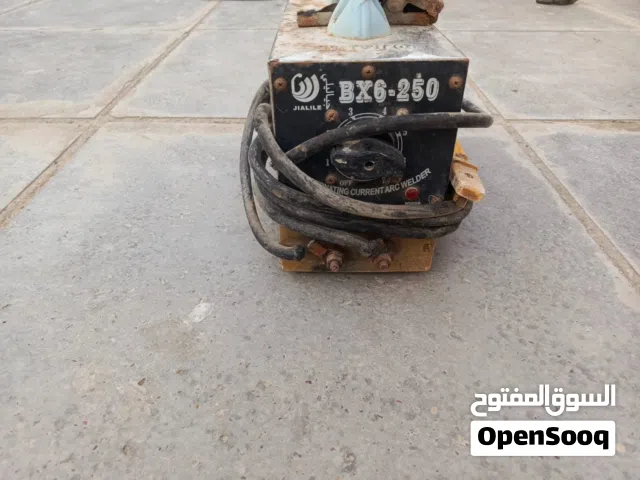 متاح مكينه لحيم شرط الشغل ب75 بي مجال رقم التواصل بس واتساب العنوان البصرة المعقل قرب شفقه العامل..