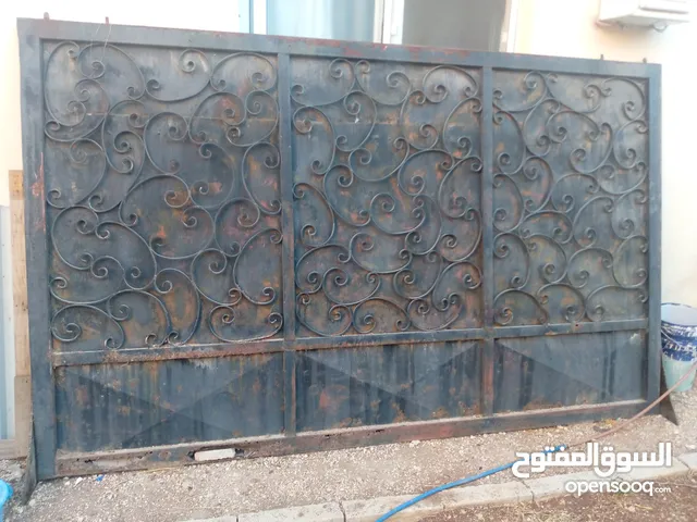 باب جرار من النوع الثقيل