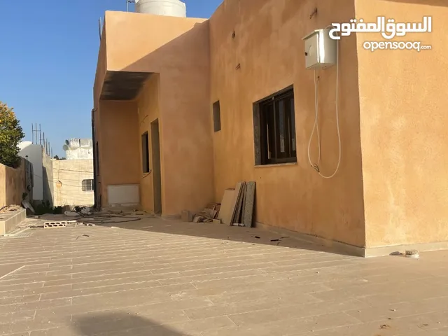 129m2 5 Bedrooms Townhouse for Sale in Salt Al Maghareeb