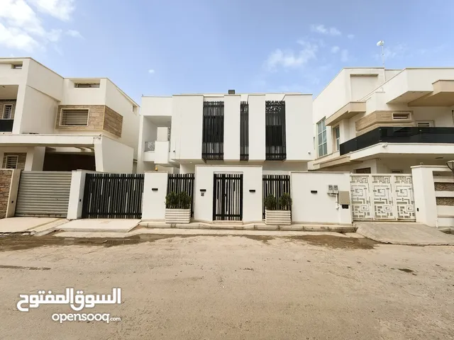 550 m2 More than 6 bedrooms Villa for Sale in Tripoli Al-Serraj