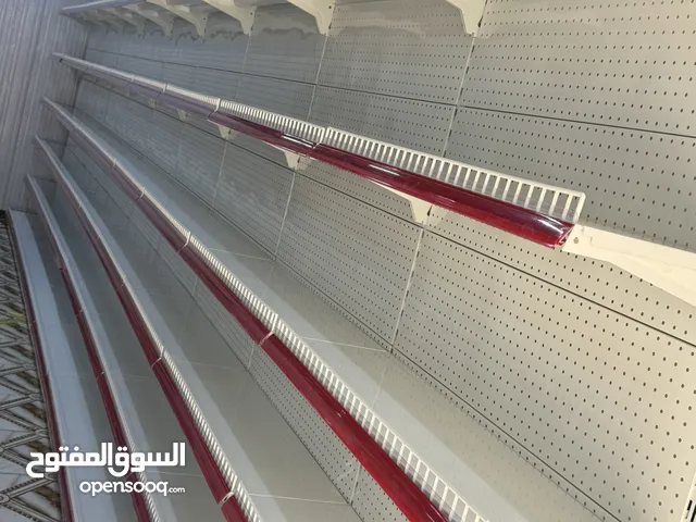 تجهيز المحلات و المولات بامتن الرفوف