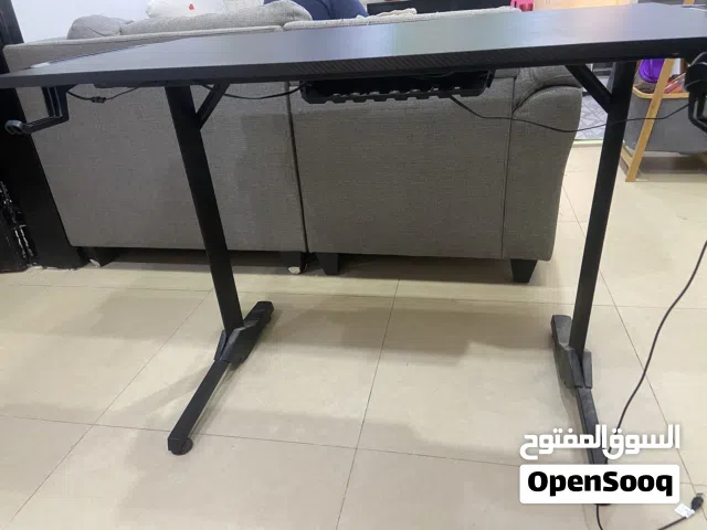 للبيع طاولة قيمنق بسعر 15 kd