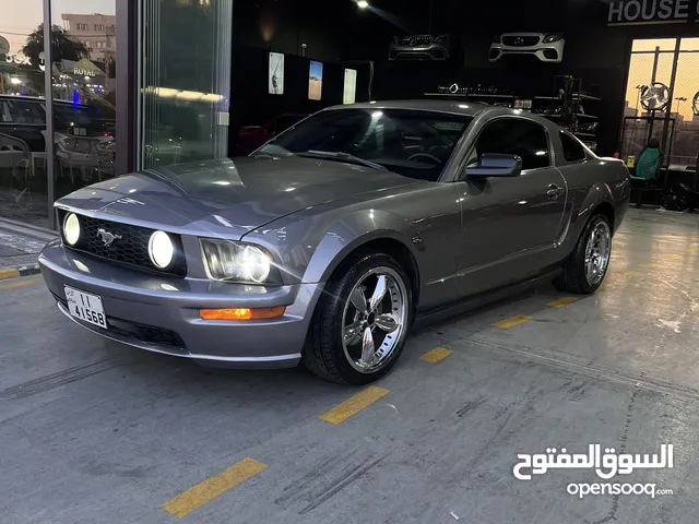 Ford mustang v6 standard