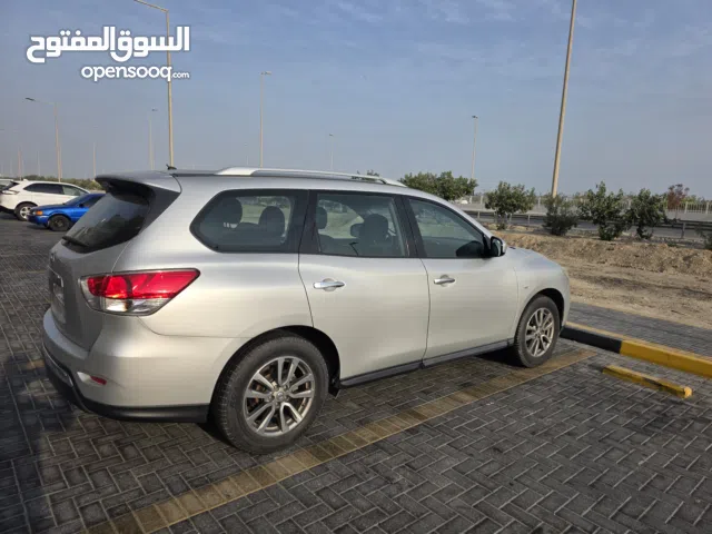 سياره نيسان باثفايندر ،موديل 2015