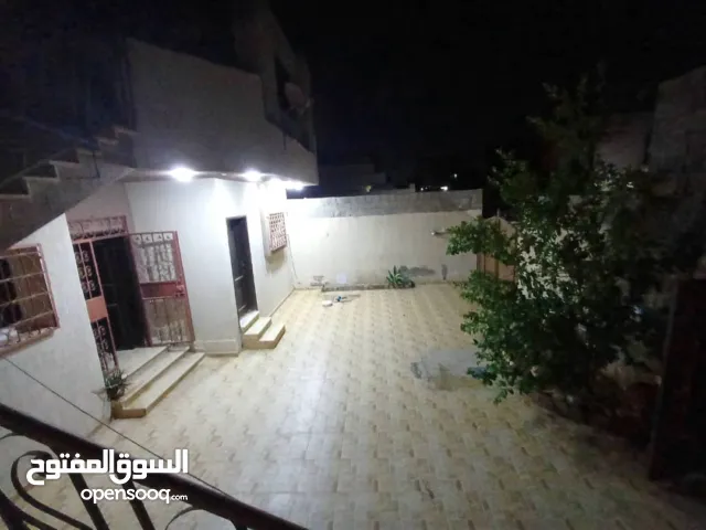 200 m2 3 Bedrooms Townhouse for Rent in Tripoli Jazeerat Al-Fahm