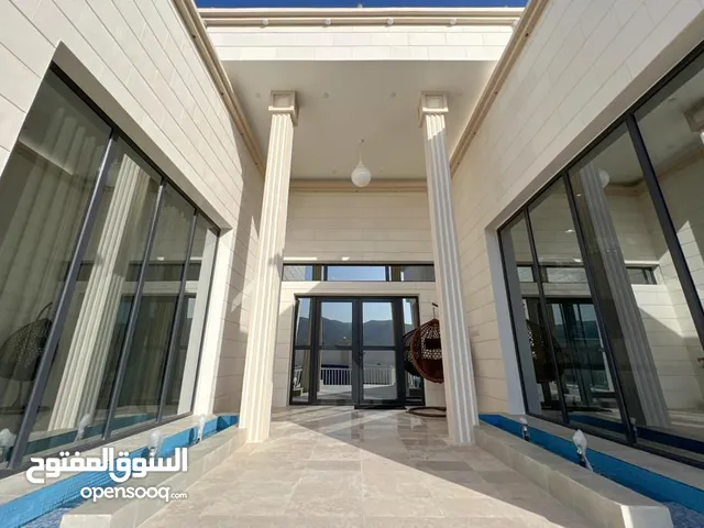 3 Bedrooms Chalet for Rent in Dhofar Salala