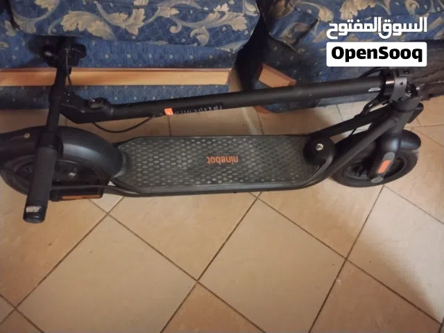 للبيع سكوتر ناينبوت شبه جديد ماركه معروفه وسريع مع تبديل وضيعات القياده جميع...... مواصفاته في الصور