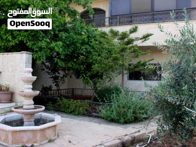 فيلا/ مزرعة مقابل الاثار والمدرج الروماني من المالك