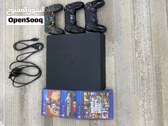 للبيع PS4 نظيف جداً استعمال مرتب ومابي اي مشاكل