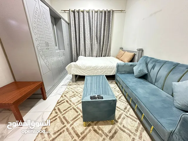 z9 استديو  شهري مفروش منطقه المويهات 2 بالقرب من السعودي الالماني وسيتي لايف التله وسهل لمخرج دبي