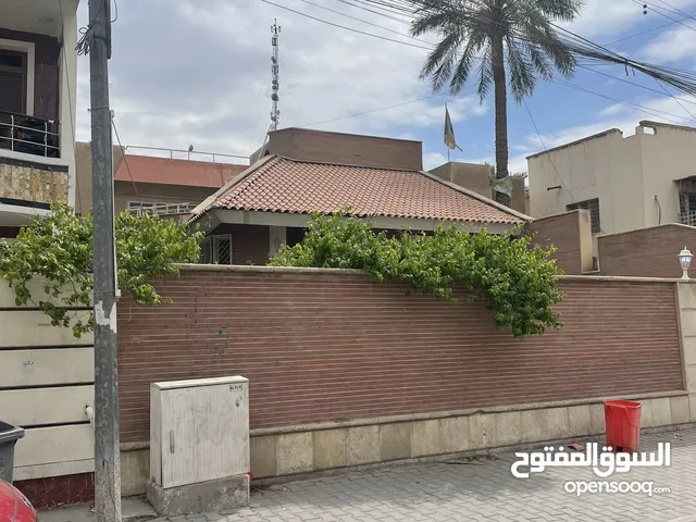 650 m2 More than 6 bedrooms Villa for Sale in Baghdad Adamiyah