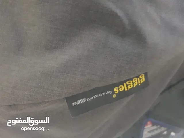 مقعد اطفال للسيارة بحالة جيدة