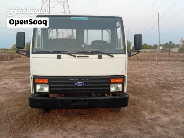 فورد كاريجو0711 انجليزية محرك الكبير