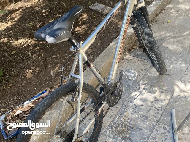 بسكليت mongoose أمريكي جنط 26. اقرأ الوصف.