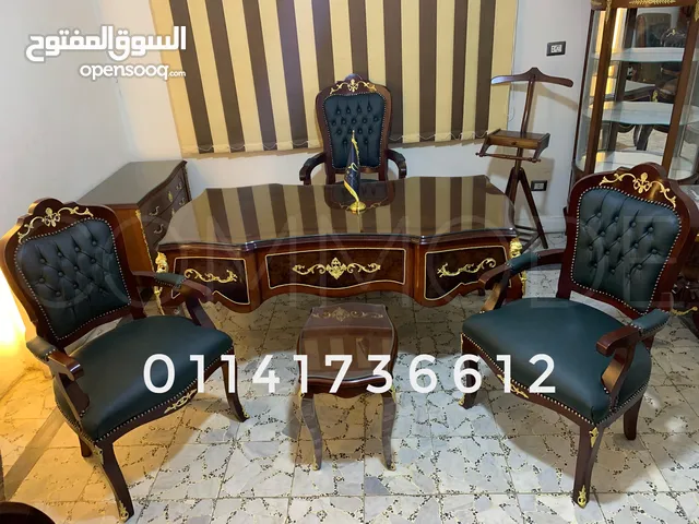 مكاتب اداريه كلاسيك،مكتب وزاري خشب زان احمر روماني مطعم بنحاس اصلي مع طقم كراسي جلد مستورد