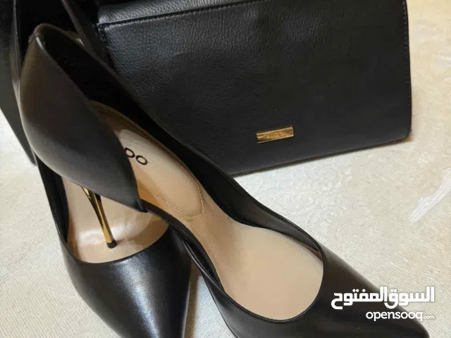 Black With Heels in Tripoli