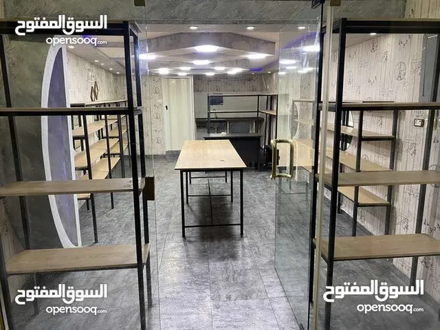 محل للاجار يصلح لان يكون مكتب او مصلحه لكافه الاعمال في وسط البلد