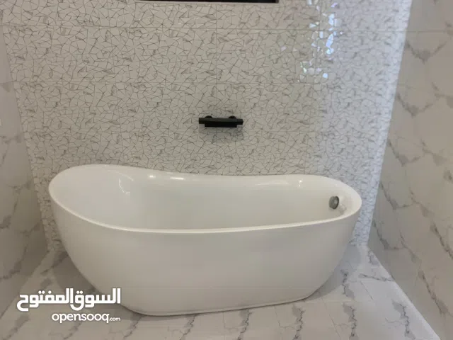 سباك صحي مقيم في دبي خدمه 24 ساعه A health plumber residing in Dubai 24-hour service