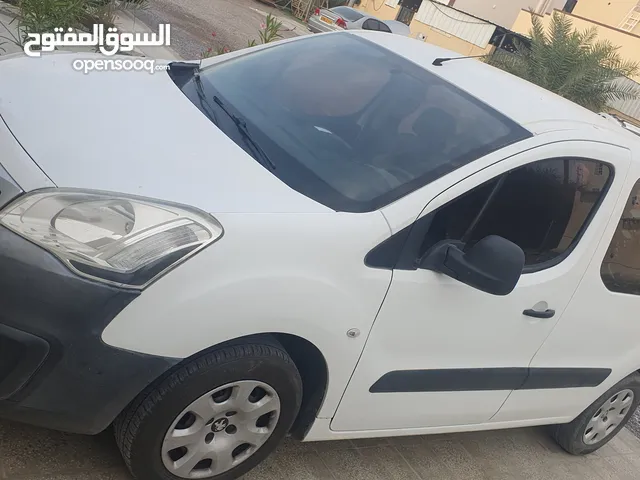 Peugeot Partner Van Short Body in Al Dakhiliya