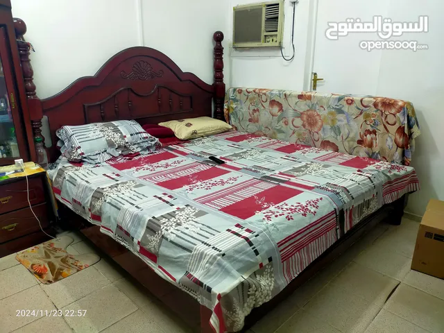 Urgent Sale , Bahraini wood neat and clean in very good condition.