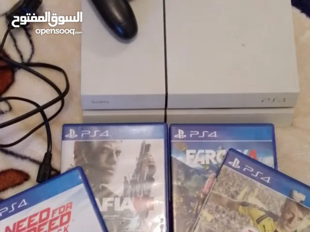 ps4 للبيع مستعمل شبه جديد