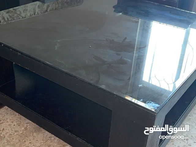طاولة غرفة جلوس