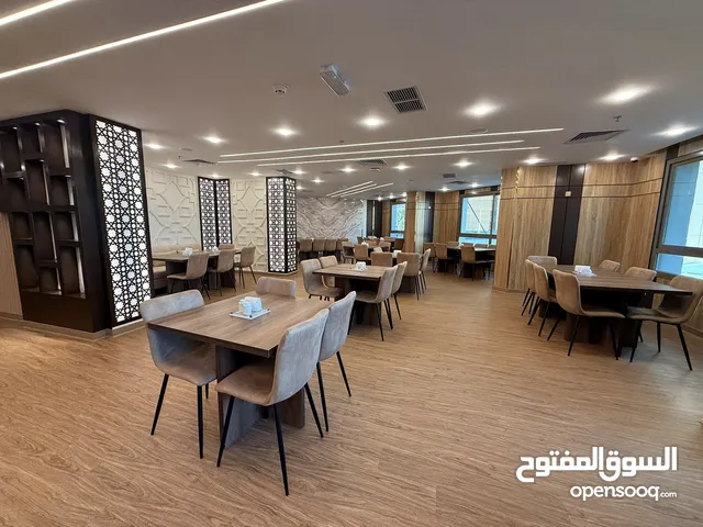 طابق فندقي واسع للإيجار مع إمكانية الوصول الكامل إلى المطبخ