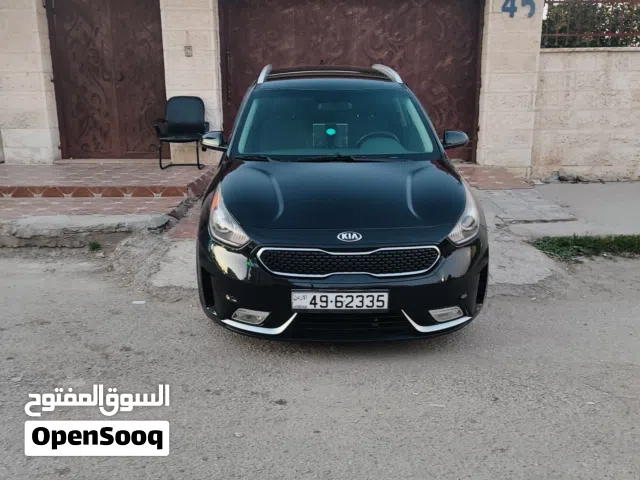 2017 كيا نيرو Standard