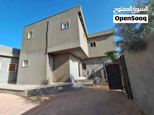 ثلات منازل للبيع بالقرب من طريق الثمانيه