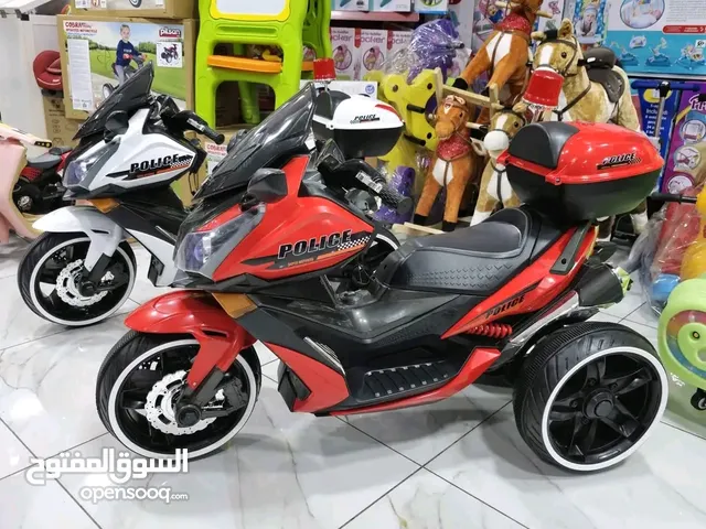 MOTO POLICE ÉLECTRIQUE 12V 3 Roues 1 à 10 ans Couleurs : Rouge/ Blanc / Jaune.