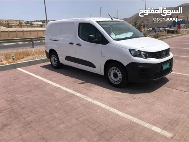 Bus - Van Peugeot in Muscat