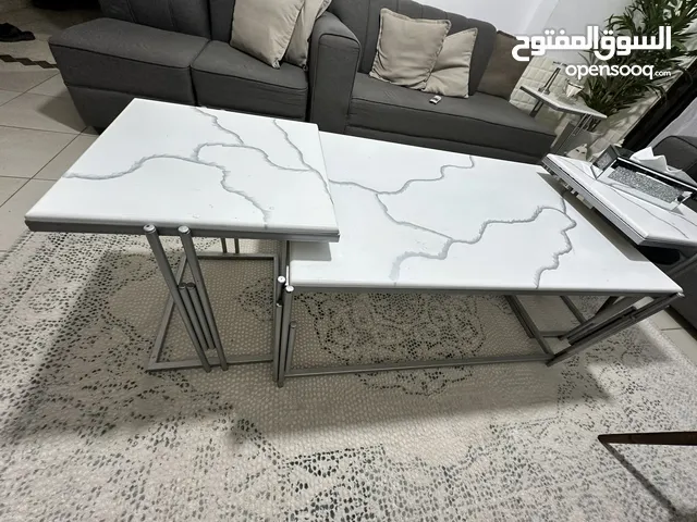 طاولة - طاولات وسط دهان حراري وحديد ثقيل 4 قطع