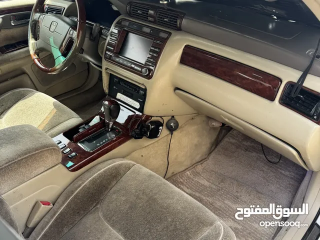تويوتا كراون ملكه موديل 2000