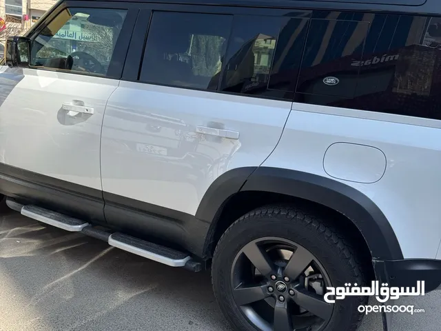 Land Rover Defender2023 وارد وصيانة المحمودية Plug in hiybrid one owner