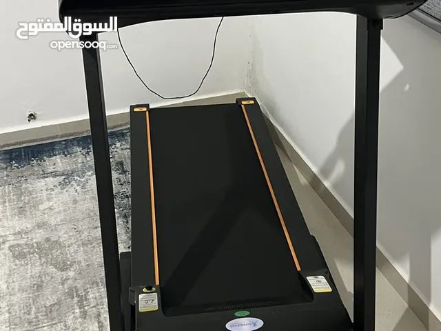 جهاز مشي رياضيRunner 43S treadmill(تريدميل) نظيف جدا واستعمال خفيف لمدة اقل من سنة
