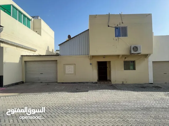 298 m2 More than 6 bedrooms Townhouse for Sale in Northern Governorate Madinat Hamad