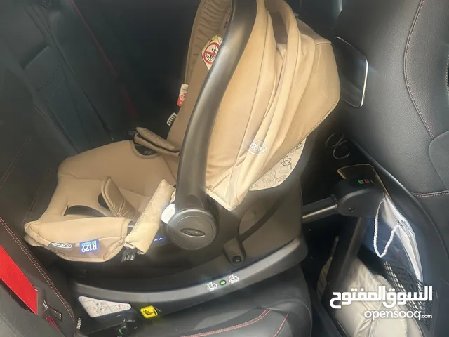 Graco Car seat from 0-12months with iso fix base